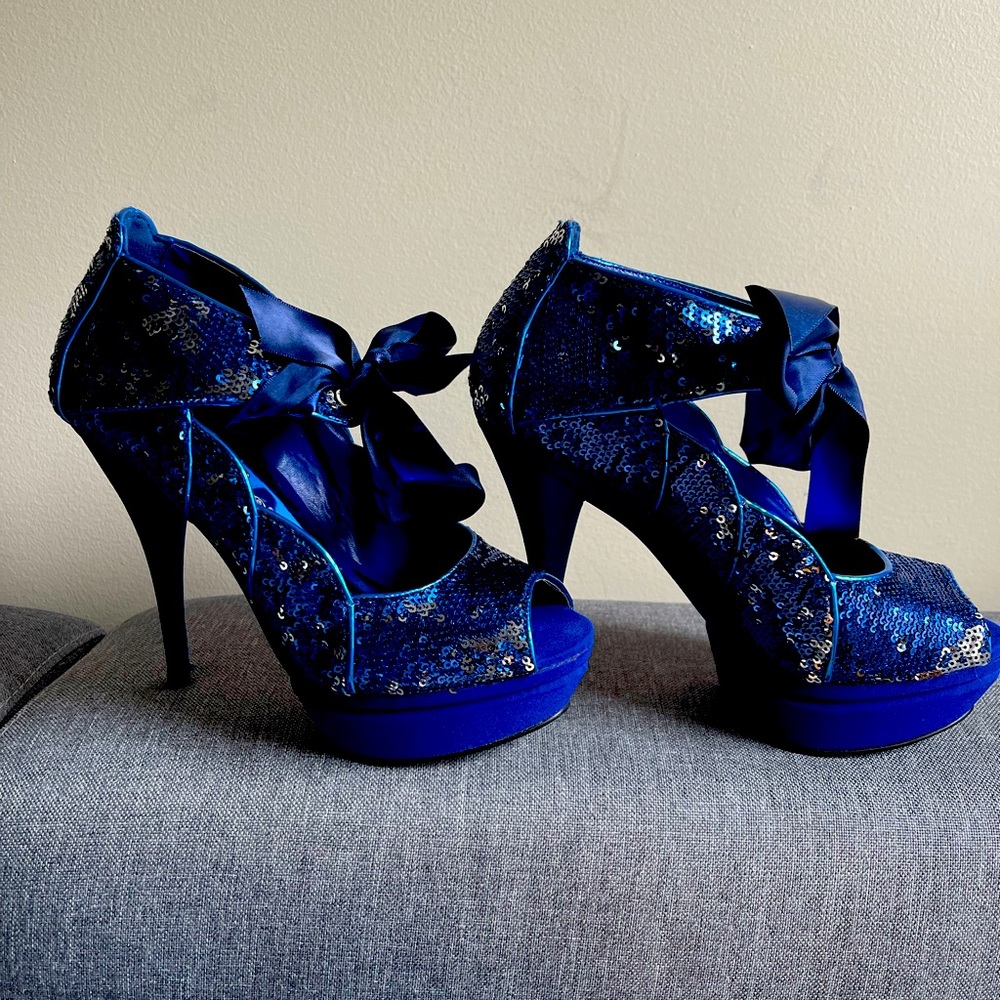 NWT 6 1/2 Two lips sparkly brain new shoes